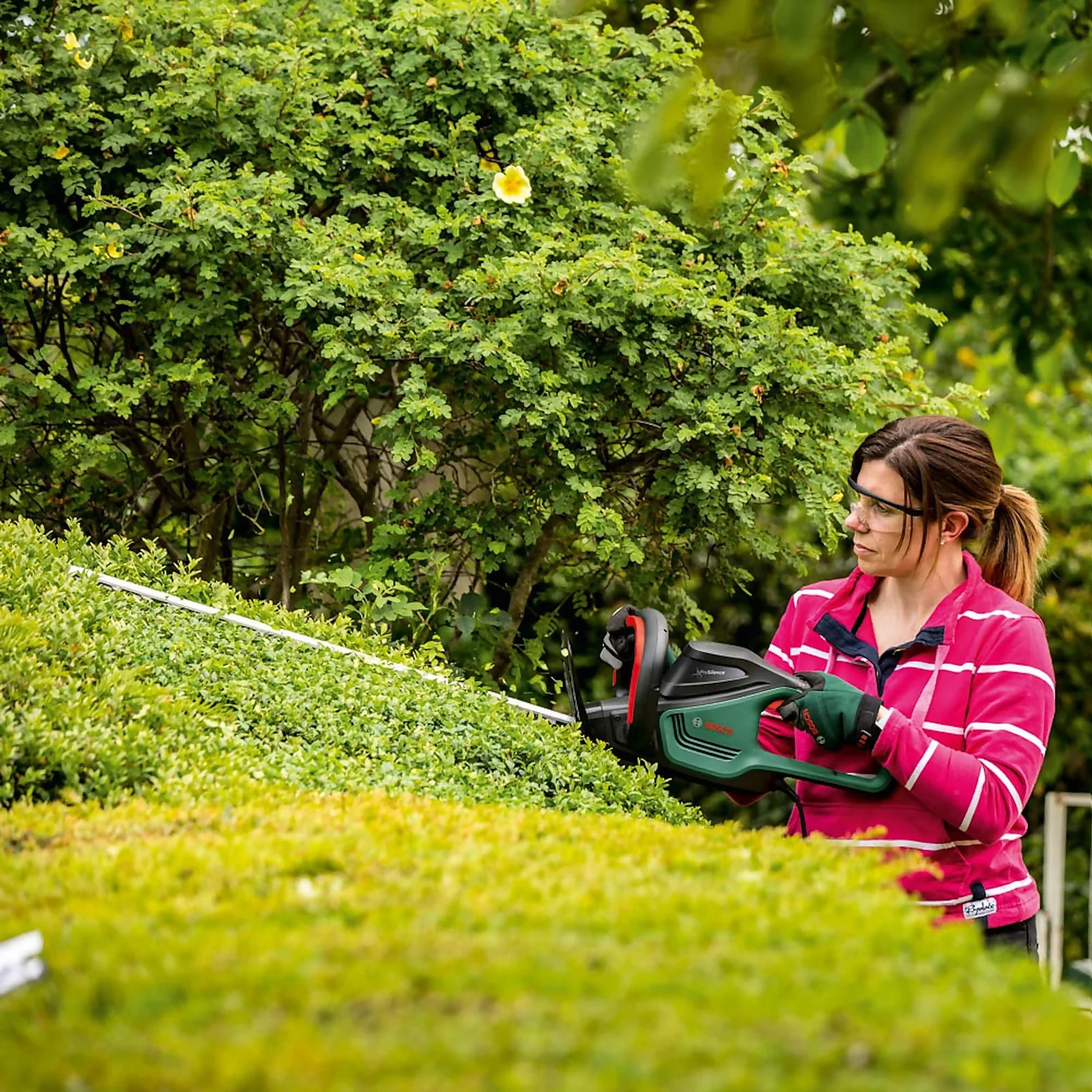 Bosch Advancedhedgecut 70 Hedge Trimmer 10 Bosch Advancedhedgecut 70 Hedge Trimmer - Image 8