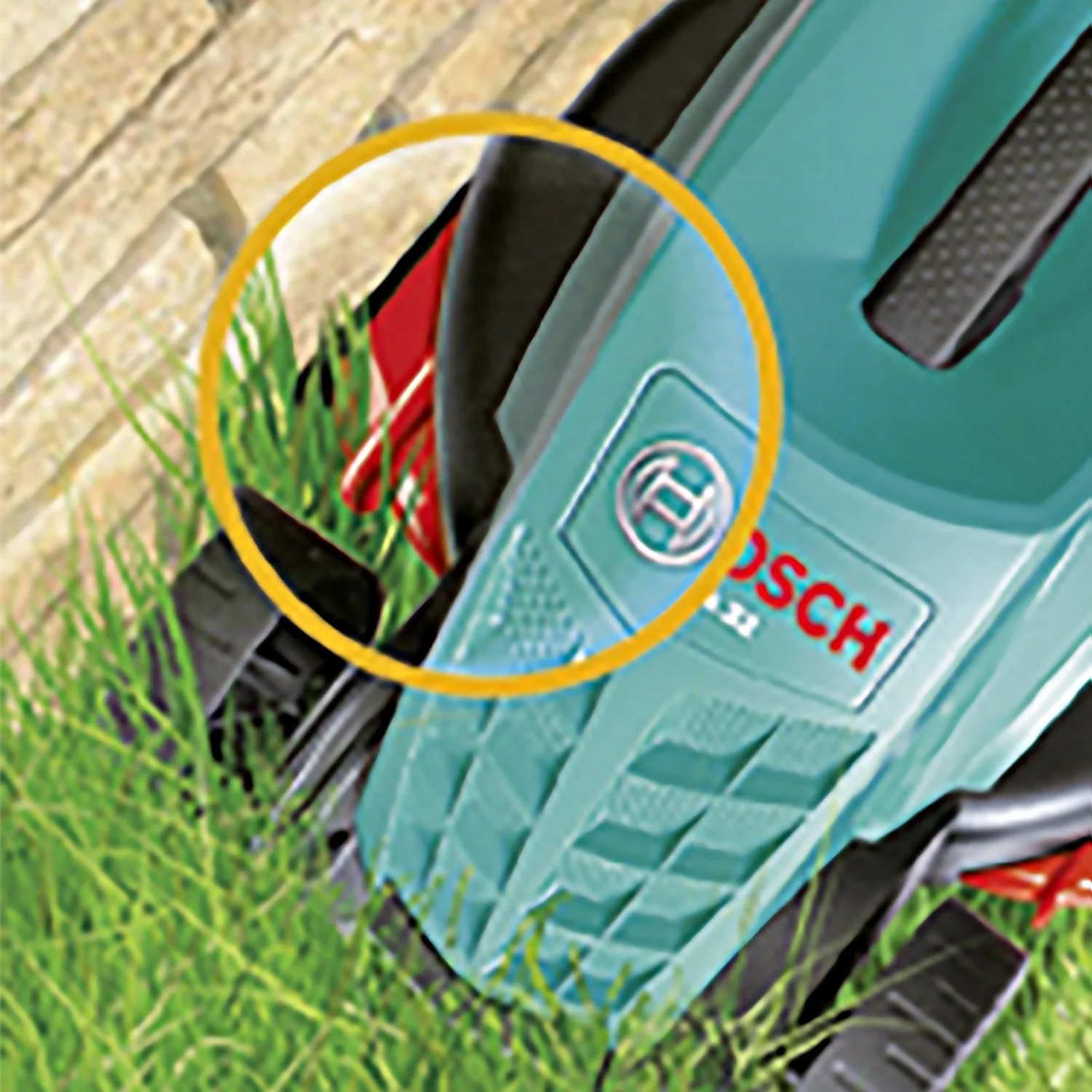 Bosch 1200W Rotak 32-12 Electric Lawn Mower - 32cm 5 Bosch 1200W Rotak 32-12 Electric Lawn Mower - 32cm - Image 3