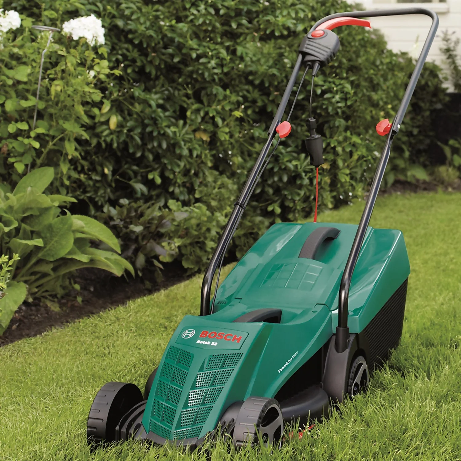 Bosch 1200W Rotak 32-12 Electric Lawn Mower - 32cm 4 Bosch 1200W Rotak 32-12 Electric Lawn Mower - 32cm - Image 2