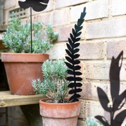 Jungle Black Ground Stakes - 45cm (Assorted Designs) -Garden Furniture Store 13981010 1975005324413036